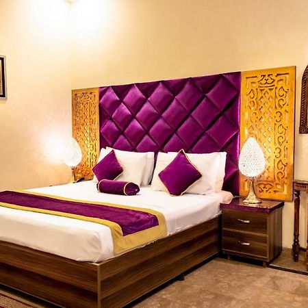 Rose Palace Hotel ลาฮอร์ ภายนอก รูปภาพ