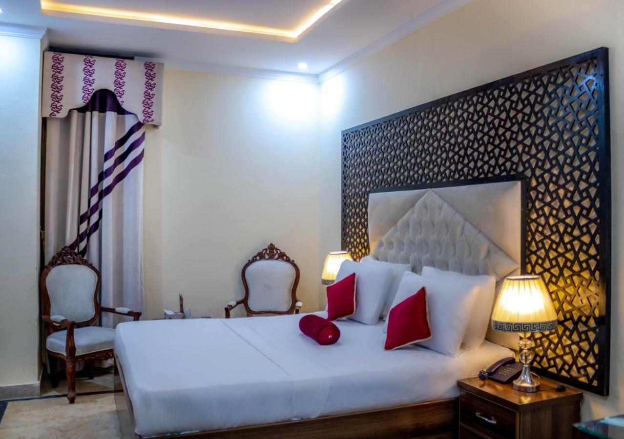 Rose Palace Hotel ลาฮอร์ ภายนอก รูปภาพ