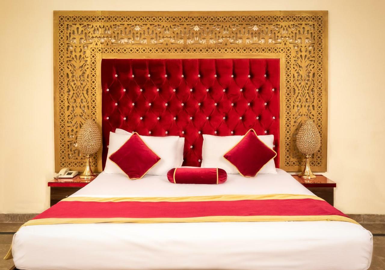 Rose Palace Hotel ลาฮอร์ ภายนอก รูปภาพ
